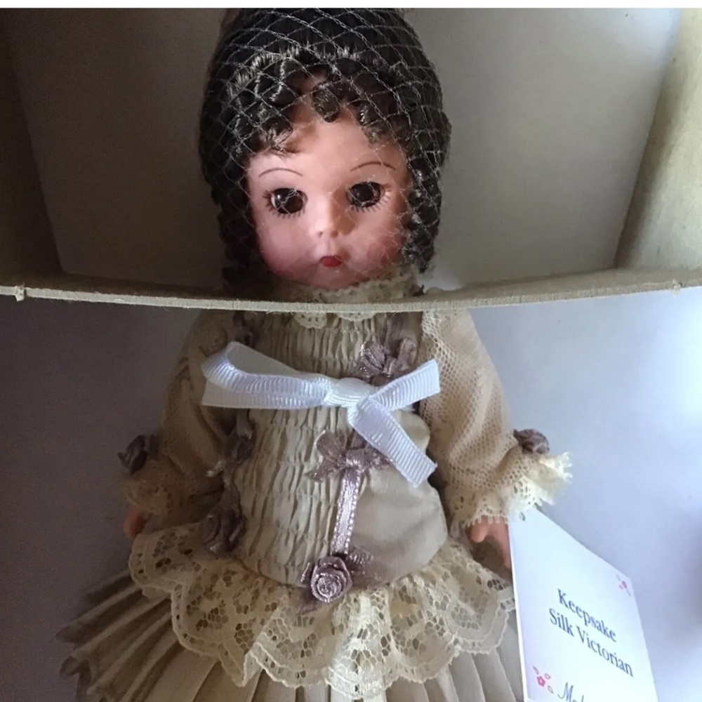 Madame Alexander 8" Keepsake Silk Victorian Doll 28725 Retired NEW RARE